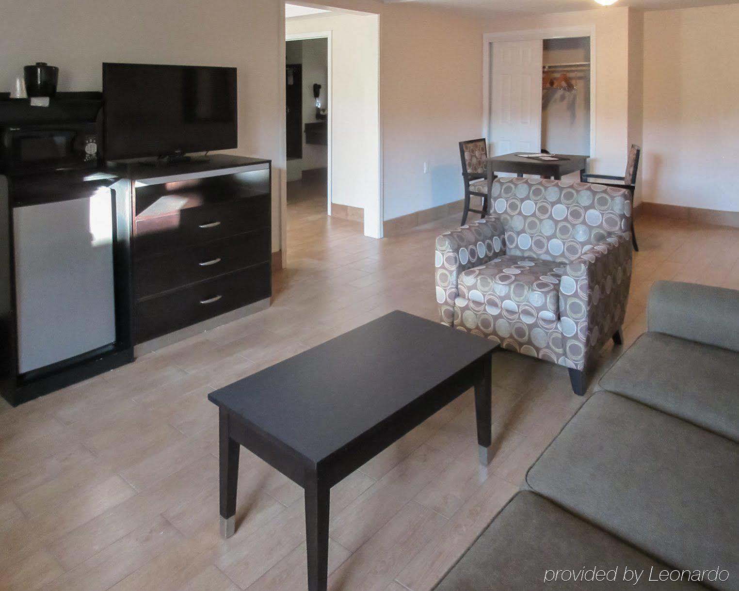 Hotel Quality & Near Downtown Bakersfield